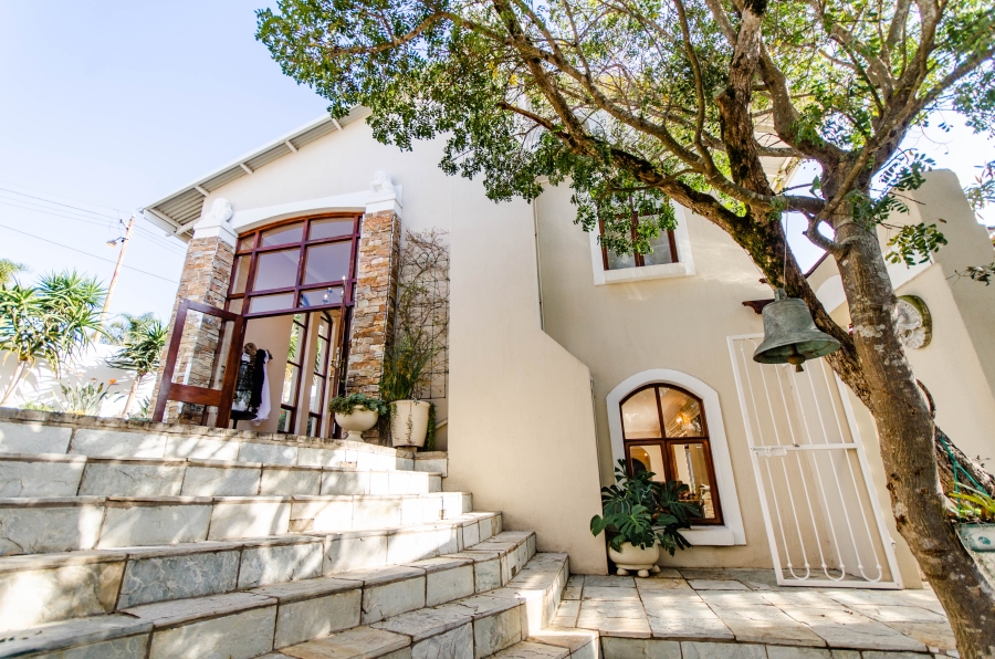 7 Bedroom Property for Sale in Nahoon Valley Park Eastern Cape